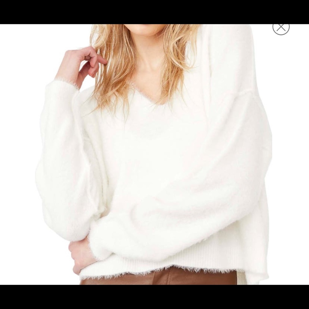FREE PEOPLE Size XL White Princess Sweater. Super soft&fluffy with low v-neck
